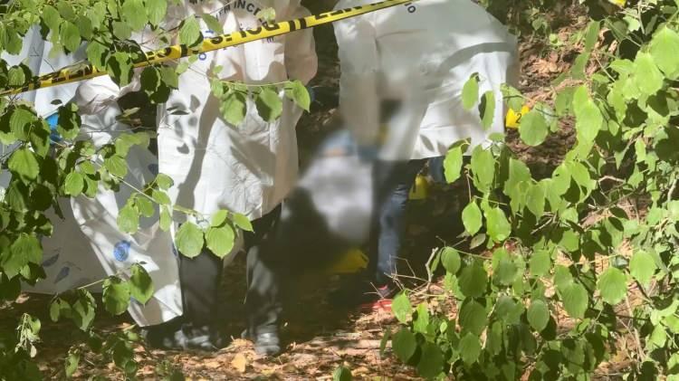 <p>Burada inceleme yapan polis, cesedin Rus vatandaşı Usman Amriev’e (20) ait olduğunu belirledi. Ayrıca Amriev’in eline sıkıştırılmış halde bulunan notun bilgisayarda yazıldığı da ortaya çıktı.</p>

<p> </p>
