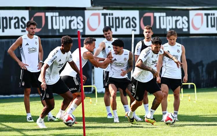 <p>İlk sıradaki oyuncuyla 10. sıradaki oyuncuya ödenen bonservis bedeli arasında 19 milyon euroluk fark vardı.</p>