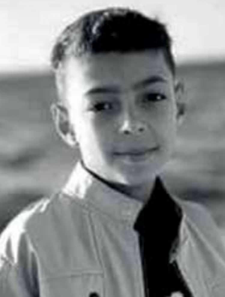 <p><strong>MAHMUD</strong></p>
<p>14 yaşında öldürüldü. Futbol oynamayı ve yerel “shawarma” adlı yemeği çok seviyordu.</p>
<p> </p>