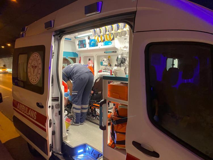 <p>Edinilen bilgiye göre, M.D. idaresindeki AT 5582 EH plakalı DAF marka tır, M.B.M. yönetimindeki 79 AHP 830 plakalı DAF marka tır, M.K. hakimiyetindeki 01 AOF 529 plakalı hafriyat kamyonu ile İ.U'nun kullandığı 01 EGY 89 plakalı Mercedes marka tır zincirleme kazaya karıştı. </p>