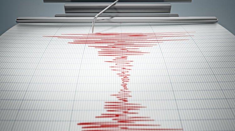 <p>Rusya basını Pasifik bölgesinde tsunami oluşabileceğini yazdı ve halka, kıyı kentlerden uzaklaşmalarını söyledi.</p>
