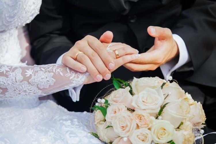 <p>Türkiye genelinde en fazla evliliğin gerçekleştiği iller açıklandı. Peki bu iller arasında birinci hangisi oldu? İşte bir yıl içerisinde en fazla evliliğin olduğu iller...</p>