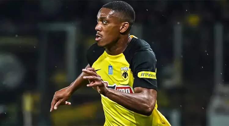 <p>Geçmişte de adı özellikle Fenerbahçe ve Galatasaray başta olmak üzere pek çok takımla anılan ancak Türkiye'ye gelmeyen Martial'in bu kez Süper Lig'de oynamaya eskiye göre daha sıcak baktığı öğrenildi.</p>