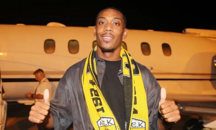 <p>Bunun üzerine Trabzonspor'un Fransız golcü için temaslara başladığı ve sponsor destekleri ile bu transferi bitirmek için yoğun mesai harcadığı aktarıldı.</p>

<p> </p>
