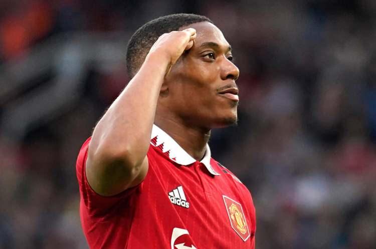 <p>Kariyerinin altın çağını Manchester United'da yaşayan Martial, 2018 yılında değerini 65 milyon euroya kadar yükseltmişti.<br />
<br />
(AKŞAM)</p>