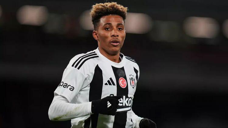 <p>Spartak Moskova, Beşiktaş ile Gedson Fernandes'in transferi konusunda anlaşmaya varıldı. <br />
<br />
Bu transferin bonuslarla birlikte 25 milyon euroya tamamlanması bekleniyor. Portekizli orta sahanın Rus ekibindeki yıllık ücreti yaklaşık 3.5 milyon euro olacak.<br />
<br />
(CHAMPİONAT)<br />
 </p>
