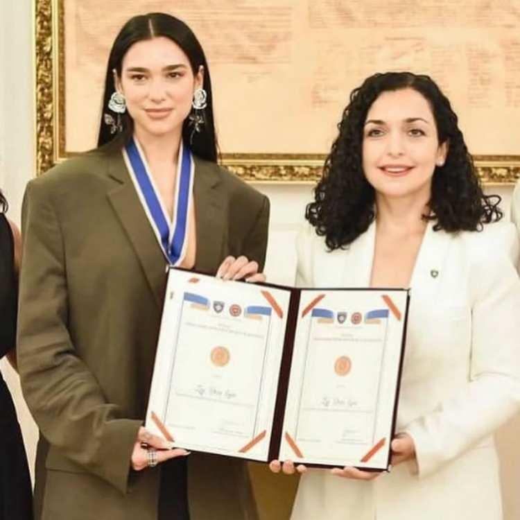 <p>"DUA VE KOSOVA HER ZAMAN BİRBİRİNDEN AYRILMAZDI"<br />
 </p>
