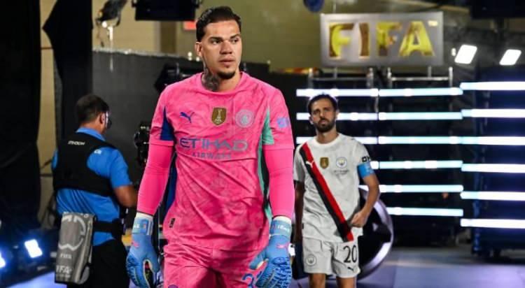 <p>Galatasaray'da kaleci düğümü çözülüyor.<br />
<br />
Manchester City'den Ederson için yoğun mesai harcayan Aslan, mutlu sona ulaşmak üzere.<br />
<br />
(FANATİK)</p>