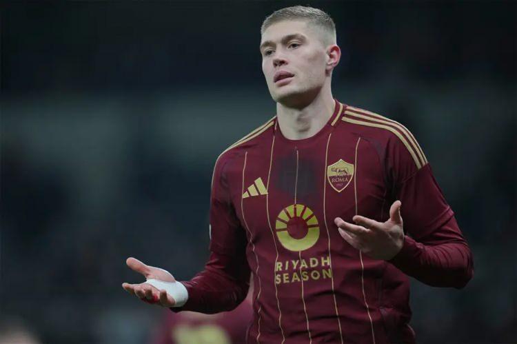 <p>Beşiktaş, Roma'nın golcüsü Artem Dovbyk için harekete geçti.<br />
<br />
İtalyan devi Dovbyk için 30 milyon euro isterken siyah-beyazlılar indirim talep etti.<br />
<br />
(FOTOMAÇ)</p>

