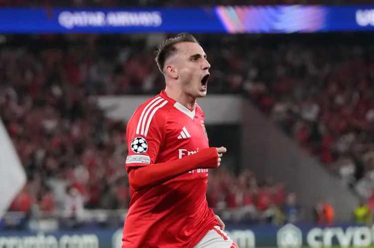 <p>Galatasaray, Kerem Aktürkoğlu için sürpriz bir hamle yapabilir.<br />
<br />
Sarı-kırmızılılar, Benfica'nın Nicolo Zaniolo'ya talip olmasının ardından Kerem Aktürkoğlu'nun takasta isteyebilir. <br />
<br />
(MİLLİYET)</p>