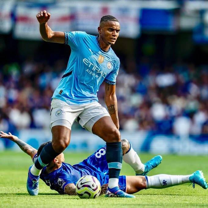 <p>Sarı-lacivertli takımda başkan Ali Koç'un onayıyla Akanji için Manchester City yetkilileri ile  görüşmeler yapılıyor.</p>
