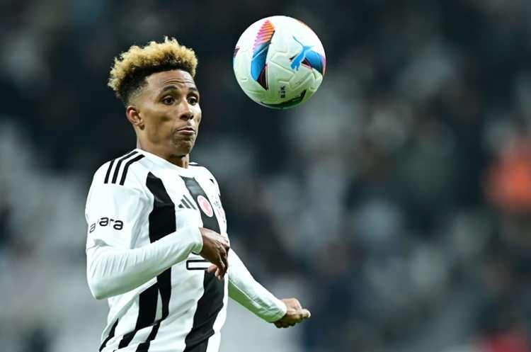 <p>Gedson Fernandes için Spartak Moskova 25 + 5 milyon euro ödeyecek.<br />
<br />
Elde edilen gelir Kerem Aktürkoğlu transferinde kullanılacak.<br />
<br />
(AKŞAM)</p>
