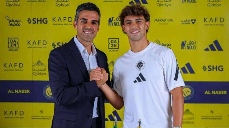 <p>Yeni sezon öncesi transfer çalışmalarını sürdüren Suudi ekibi Al Nassr, Premier Lig takımı Chelsea forması giyen Portekizli yıldız Joao Felix'i kadrosuna kattığını duyurdu.</p>
