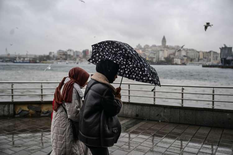 <p>Meteoroloji Genel Müdürlüğü'nce yapılan 5 günlük <a href="https://www.hurriyet.com.tr/haberleri/hava-durumu" target="_blank">hava durumu</a> tahmininde yağış beklenen iller şu şekilde oldu:</p>

<p>Pazar: Çanakkale, Muğla, Denizli, Uşak, Kütahya, Bilecik, Kocaeli, Düzce, Sakarya, Zonguldak, Bartın, Bolu, Eskişehir, Afyonkarahisar, Isparta, Ankara, Karabük, Çankırı, Kırıkkale, Çorum, Kırşehir, Yozgat, Nevşehir, Kayseri, Niğde, Adana, Osmaniye, Sinop, Kastamonu, Samsun, Amasya, Tokat, Ordu, Sivas, Giresun, Trabzon, Rize, Artvin, Erzincan</p>
