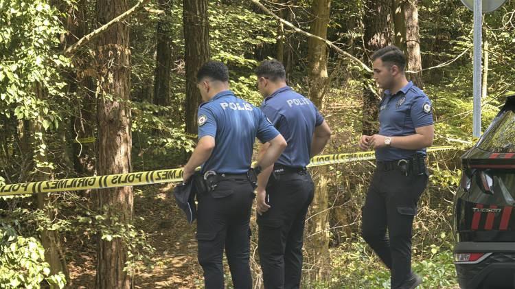 <p>Burada inceleme yapan polis, cesedin Rusya vatandaşı Usman Amriev’e ait olduğunu da belirledi. Amriev’in eline sıkıştırılmış halde bulunan notun bilgisayarda yazıldığı da ortaya çıktı.</p>
