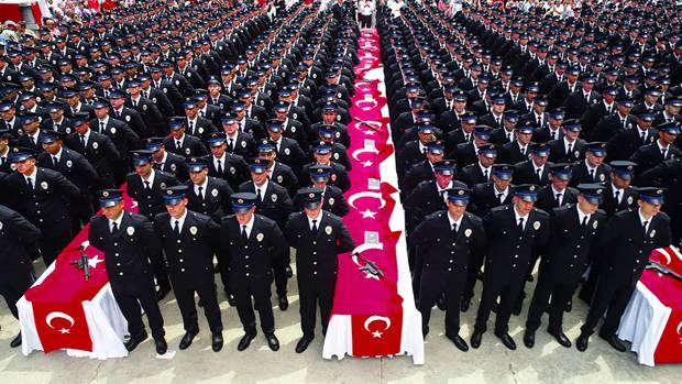 <p>Başvuru sürecinin kısa olmasından dolayı adayların belgelerini eksiksiz hazırlamaları ve başvurularını belirtilen tarihler arasında yapmaları önemli.</p>

<p> </p>
