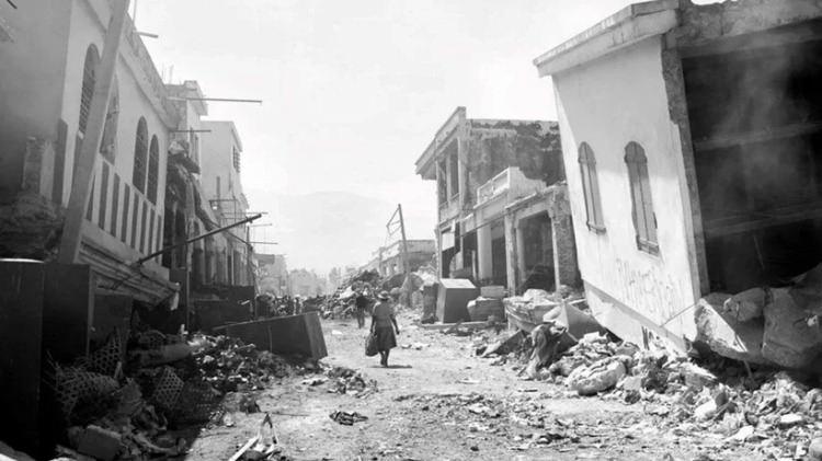 <p>7. EKVADOR SAHİLİ- 31 OCAK 1906 | 8.8</p>

<p>Can kaybı: Yaklaşık bin kişi</p>
