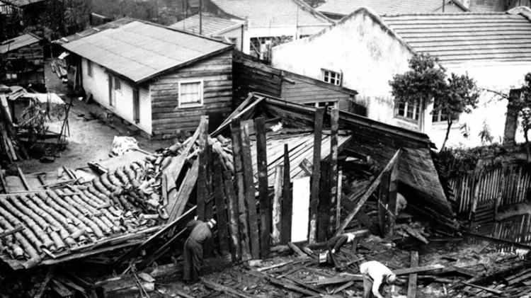<p>5. KAMÇATKA, RUSYA-4 KASIM 1952 | 9.0</p>

<p>Can kaybı: Yaklaşık 2 bin 300 kişi</p>

<p>Sovyetler Birliği döneminde kayıtlara geçen en güçlü deprem. Büyük bir tsunami oluşturdu ve özellikle Kuril Adaları’nda yıkıma neden oldu.</p>
