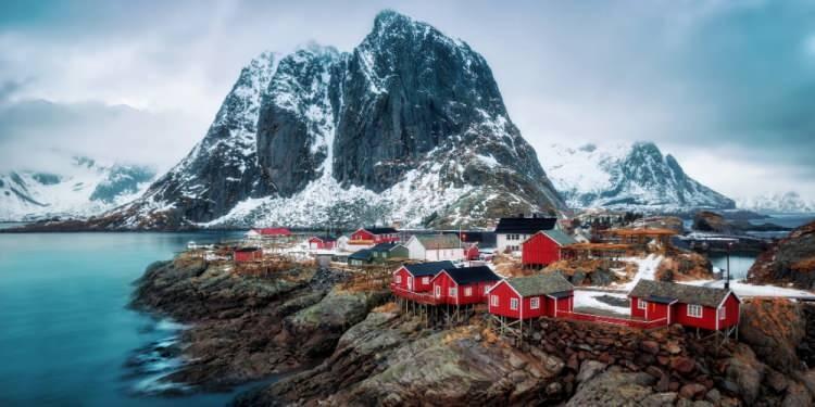 <p><span style="color:#B22222"><strong>Norveç, Avrupa </strong></span></p>

<p> </p>

<p><strong>69.14</strong></p>

<p> </p>
