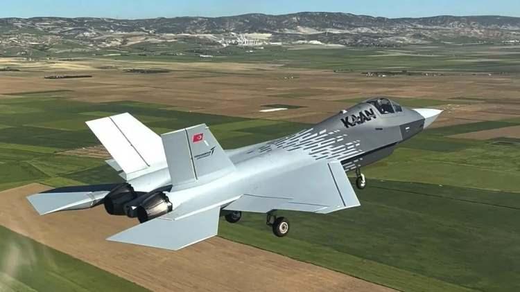 <p>Program dahilinde 20 milyar dolara kadar bir maliyet beklenen KAAN'ın aktif görev tarihi ise 2028 yılının sonlarına doğru planlanıyor.</p>
