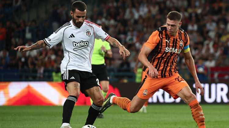 <p>Ukrayna ekibi, mücadeleyi de bu skorla kazanarak UEFA Avrupa Kupası'nda yoluna devam etti.</p>