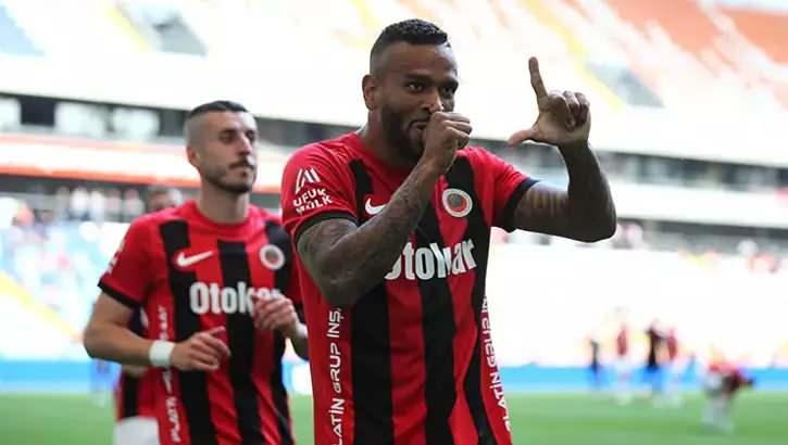 <p>Yapılan çalışmada Süper Lig'den küme düşmesi beklenen takımlar ise Gençlerbirliği (34 puan) Kocaelispor (34 puan) ve Eyüpspor (39 puan ve averajla) olarak gösterildi.</p>
