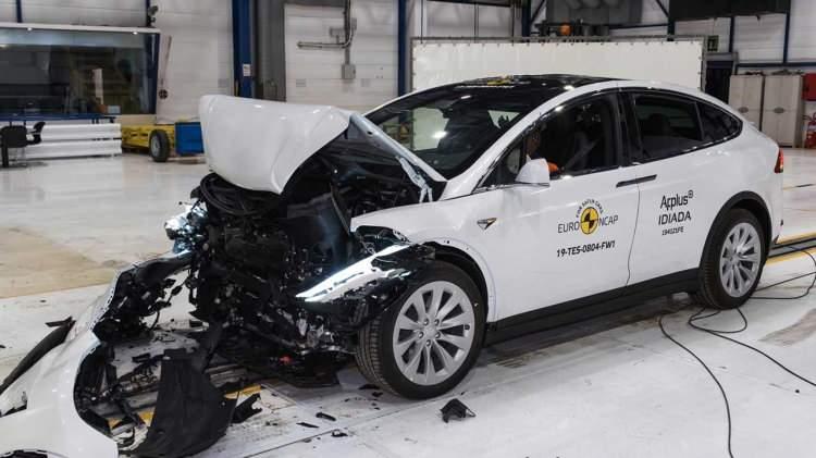 <p>Bilmeyenler için Euro NCAP, otomobillerde yapılan en önemli testlerden biridir. Güvenilirlik söz konusu olduğunda bu güvenilirlik testleri; otomobilleri yetişkin ve çocuk yolcu koruması, yaya güvenliği ve sürücü destek teknolojileri açısından değerlendiriyor. </p>

<p> </p>
