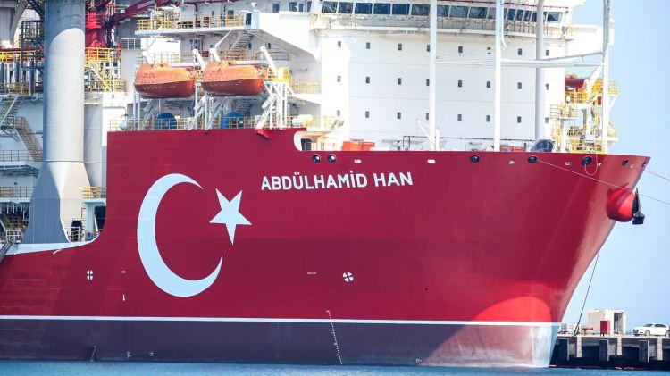 <p>Bu miktar ile Türkiye'deki konutların doğal gaz ihtiyacı yaklaşık 3,5 yıl boyunca karşılanabileceği, keşfin ekonomik değerinin ise 30 milyar dolar olduğu hesaplanıyor.</p>

