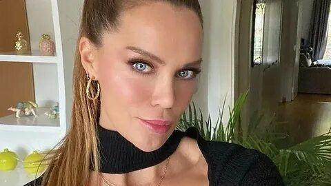 <p><span style="color:#000000"><strong>Özellikle küçük kızların TikTok’ta çok zaman geçirmeleri, video çekmeleri, kendilerini 40 yaş gibi göstermelerini görüyorum. Bir zorlama var, bir şey itiyor, orada fazla zaman geçirmemek lazım" dedi.</strong></span></p>