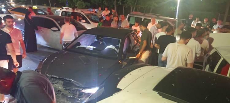 <p>Tedaviye alınan yaralılardan 1’inin sağlık durumunun ağır olduğu öğrenilirken, kazayla ilgili inceleme başlatıldı.</p>
