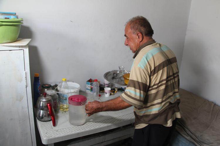 <p>Yıllarca aynı evde hayatlarını sürdüren aile, zamanla sağlık sorunlarıyla karşılaştı. Güler Şamar, Alzheimer hastalığına yakalandı. </p>

