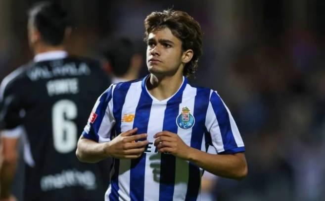 <p>Rodrigo Mora | Porto | 18 yaş</p>
