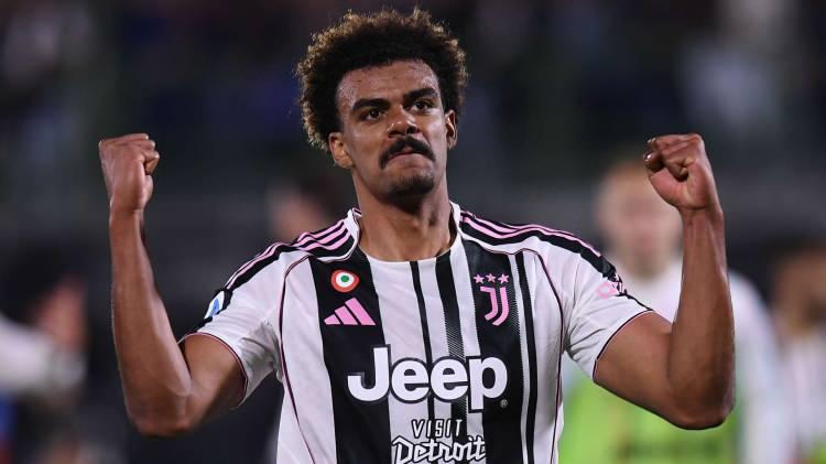 <p>Disasi ile anlaşamama durumunda geçtiğimiz sezon Juventus'ta forma giyen 22 yaşındaki Veiga için Beşiktaş kiralama teklifi yapacak.</p>