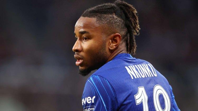 <p>Başkan Adalı'nın Jadon Sancho ile birlikte en çok istediği isim olan Nkunku için Beşiktaş'ın kiralama teklifi yapacağı öğrenildi.</p>
