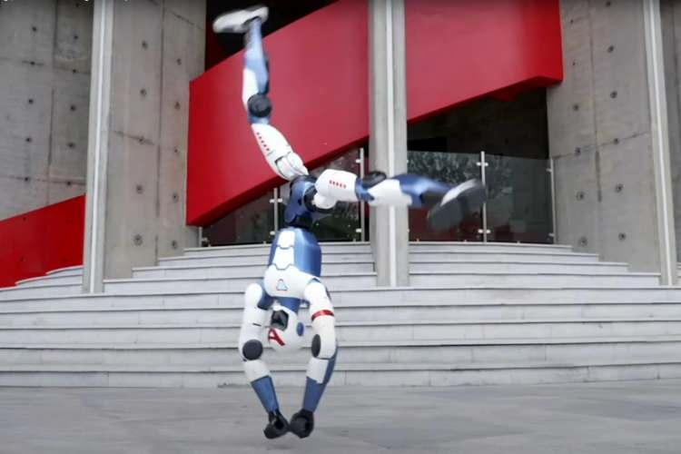 <p>Çalışmanın başyazarı Philippe Martin Wyder, projenin felsefesini "Gerçek otonomi, robotların yalnızca düşünmesiyle değil" ifadeleriyle özetledi.</p>

<p> </p>
