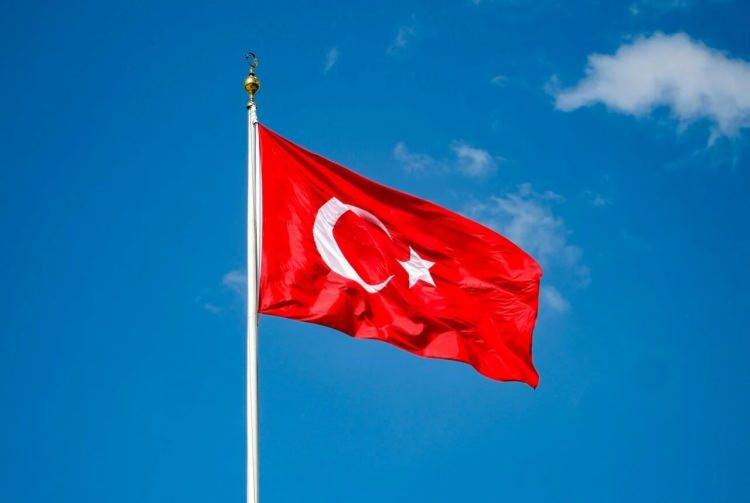 <p><strong>TÜRKİYE 31 MİLYARDERLE 19. SIRADA</strong></p>
<p> </p>
<p>Hurun Global Rich List’te Türkiye, toplamda 31 milyarder ile yer alarak dünyada en fazla milyardere sahip 19. ülke oldu.</p>