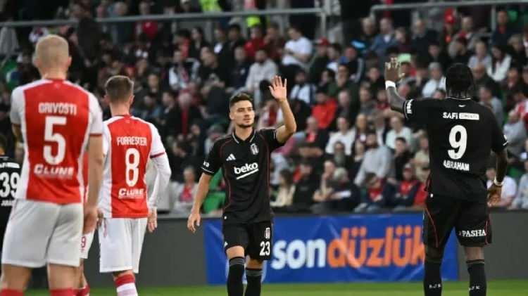 <p>İrlanda ekibinin tek golünü 49'da Simon Power kaydetti.</p>
