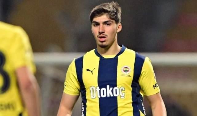 <p>Fenerbahçe'nin ise Yusuf Akçiçek için belirediği bonservis bedelinin 20 milyon euro olduğu ve genç savunmacısını bu paranın altında göndermeye sıcak bakmadığı ifade ediliyor.<br />
<br />
(FANATİK)</p>
