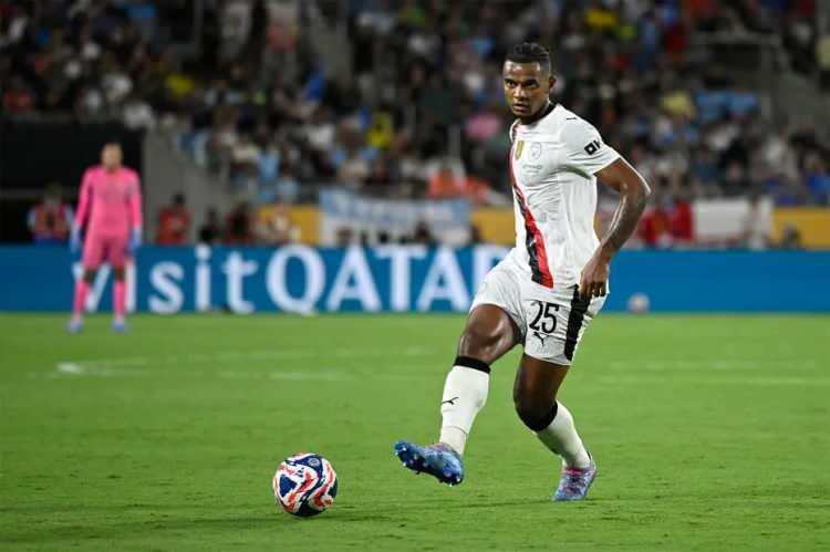<p>Uzun süredir Galatasaray'ın transfer listesinde yer alan Manuel Akanji için bu hafta itibariyle Manchester City'ye resmi teklif yapılacak.<br />
<br />
(FANATİK)</p>
