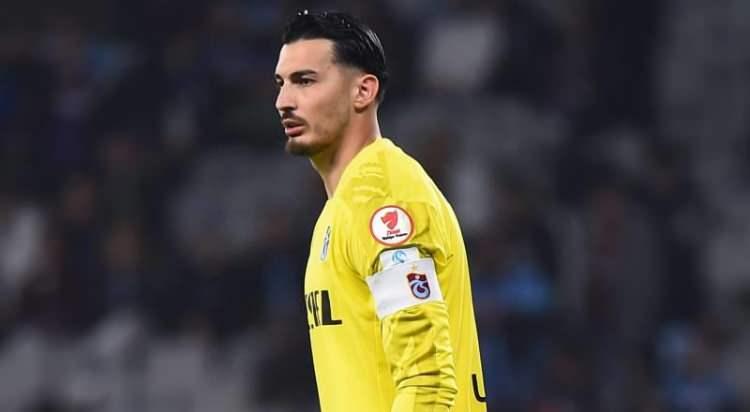 <p>Kaleci arayan Fenerbahçe yine Uğurcan Çakır'ı gündemine aldı ve Trabzonspor'a 18 milyon Euro teklif etti.<br />
<br />
Galatasaray da devreye girerek 15 milyon Euro'luk teklifle bordo-mavililerin kapısını çaldı.<br />
<br />
(SABAH)</p>
