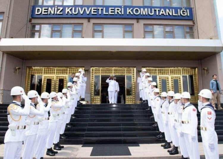 <p><span style="color:rgb(178, 34, 34)"><strong>Deniz Kuvvetleri Komutanlığı (Tuğamiral → Tümamiral)</strong></span></p>

<p> </p>

<p>• Mehmet Savaş Eser</p>

<p>• Aziz Bakioğlu</p>

<p>• Timur Yılmaz</p>
