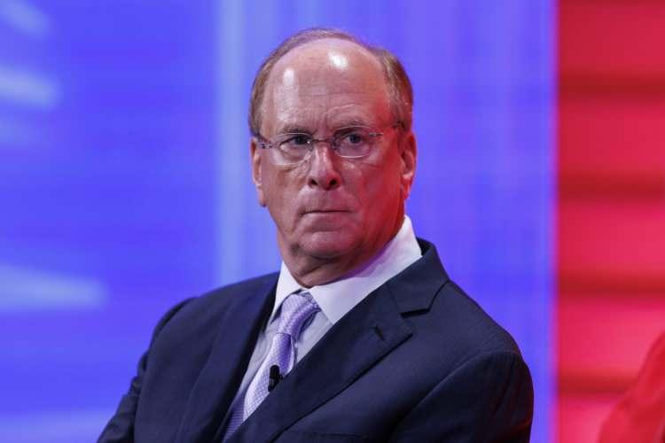 <p><span style="color:#B22222"><strong>29.  Larry Fink</strong></span></p>

<p> </p>

<p>Larry Fink, dünyanın en büyük varlık yöneticilerinden biri olan güçlü yatırım yönetimi şirketi BlackRock'un kurucusu, CEO'su ve başkanıdır.</p>
