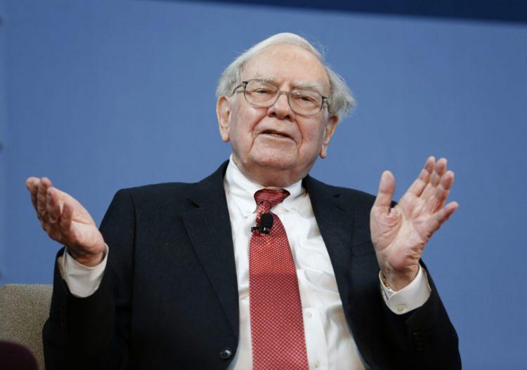 <p><span style="color:#B22222"><strong>27. Warren Buffett</strong></span></p>
<p> </p>
<p>Omaha Kahini" olarak bilinen Warren Buffett, tüm zamanların en başarılı yatırımcılarından biridir.</p>
<p>ABD'li bir kongre üyesinin oğlu olan adam, ilk kez 11 yaşında hisse senedi satın aldı ve ilk vergi beyanını 13 yaşında verdi.</p>
<p> </p>