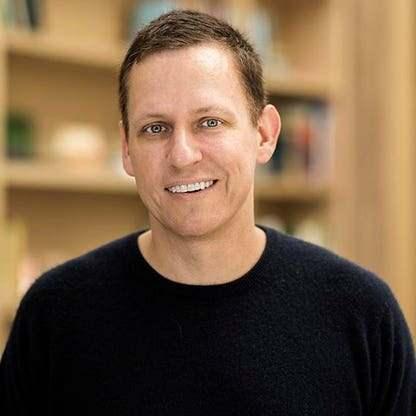 <p><span style="color:#B22222"><strong>17. Peter Thiel</strong></span></p>

<p> </p>

<p>PayPal'ın kurucu ortağı Peter Thiel, girişim sermayesi şirketi Founders Fund'ın genel ortağı olmaya devam ediyor; burada şirket stratejisine dahil oluyor ve büyük yatırımlar hakkında görüş bildiriyor.</p>
