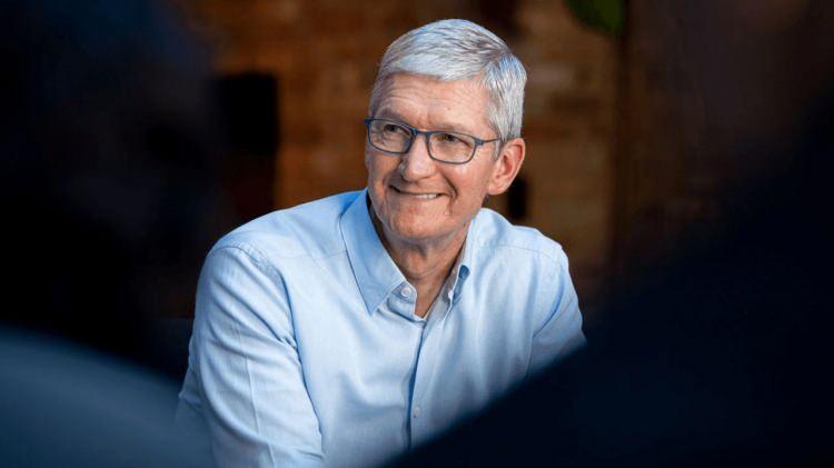 <p><span style="color:#B22222"><strong>15. Apple CEO’su Tim Cook</strong></span></p>
