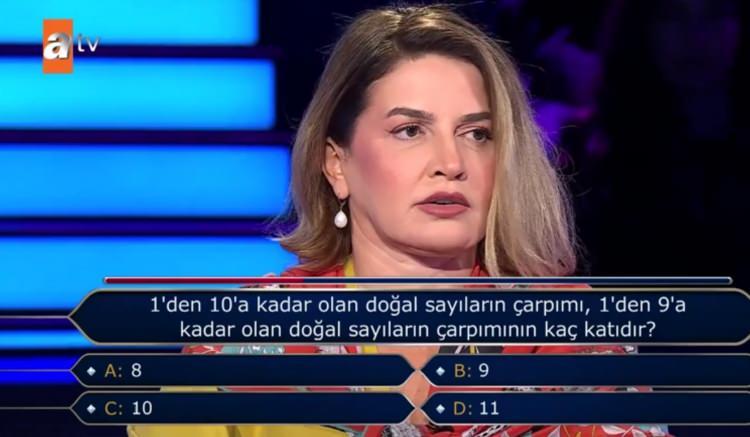 <p><br />
İKİNCİ JOKER HAKKINI DA KULLANDI</p>
<p>Ardından, yarı yarıya joker hakkını kullanmak istediğini söyledi.</p>
<p>Yarı yarıya joker hakkıyla seçenekler 8 ve 10'a indi ve Aksaylı doğru cevabı iki jokerin ardından söyledi: '10'</p>
<p>4. soruda sonuncu, seyirci jokerini kullanan Aksaylı, 5. soruda yarışmaya veda etti.</p>