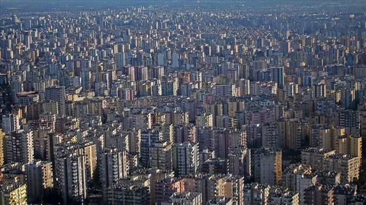 <p>Bu arada sektör temsilcileri, son 5 yıllık dönemde gelirlerde de ciddi artışların yaşandığını hatırlatarak; sadece kiralardaki artış oranını dikkate almanın, kiralama gücünün tespiti açısından yanıltıcı olacağını vurguluyor.</p>
<p> </p>