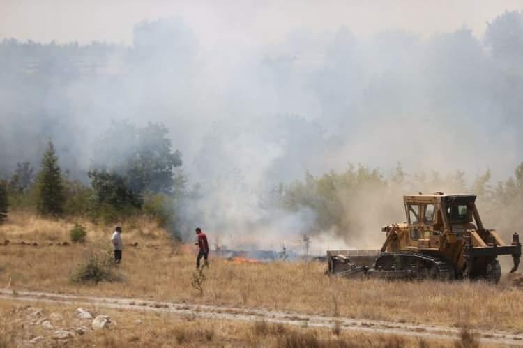 <p>Yangının söndürülmesiyle Avrupa Otoyolu yeniden araç trafiğine açıldı.</p>
