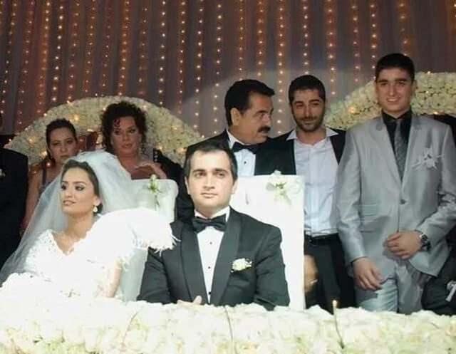 <p>2008 yılında <strong>Volkan Akkaş</strong> ile evlenen ve gözlerden uzak bir yaşam sürmeyi tercih eden <strong>Zübeyde Melek Akkaş</strong>, en büyüğü <strong>Fahri Efe</strong> olmak üzere üç çocuk annesidir.</p>
