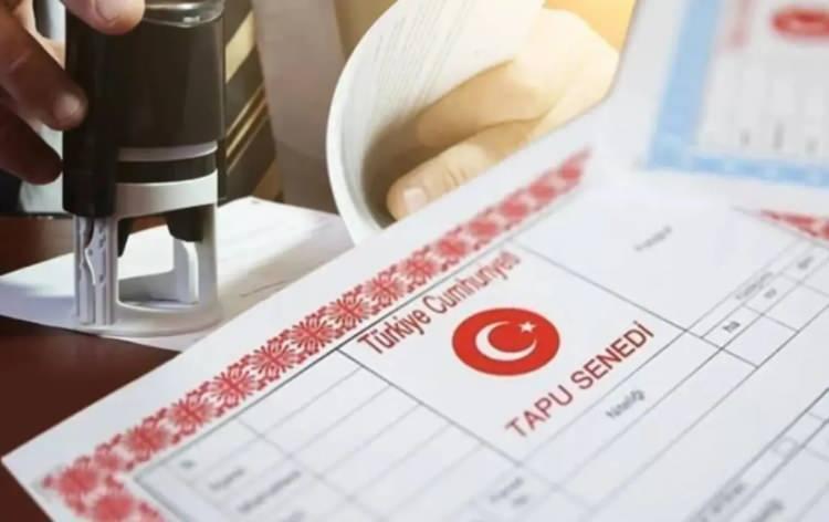 <p><strong>TAPUSUNU KORUMAK İSTEYEN NE YAPMALI?</strong></p>

<p>Tapusunu korumak isteyen vatandaş, vekaletli bile olsa işlemlerin durmasını engelleyebilir. Web tapudan giriş yapılarak 'İşlem yapılamaz' beyanı işlendiği zaman tapusunu kontrol altına alabilir.</p>

<p> </p>
